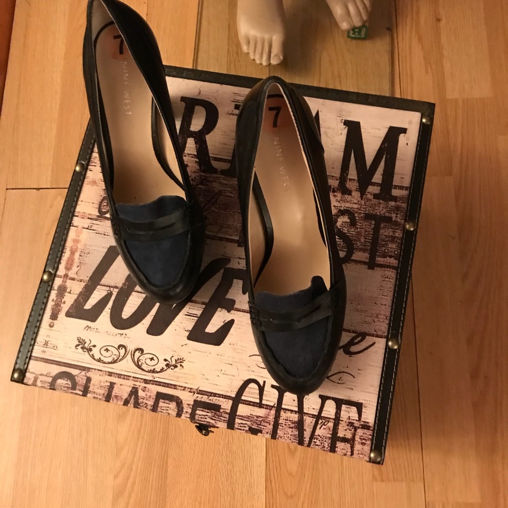 Shoes - Picture 4 of 4